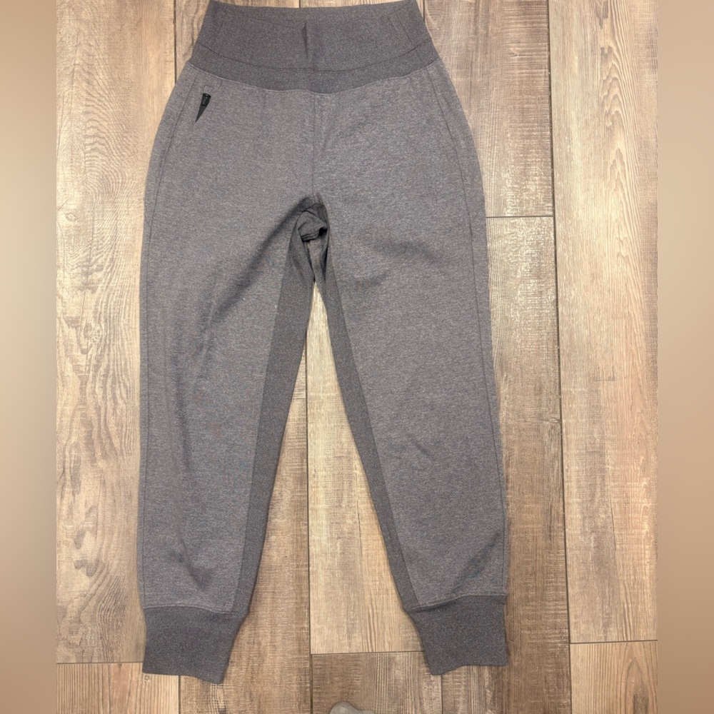 Athleta - women’s Heathered Charcoal Jogger Pants